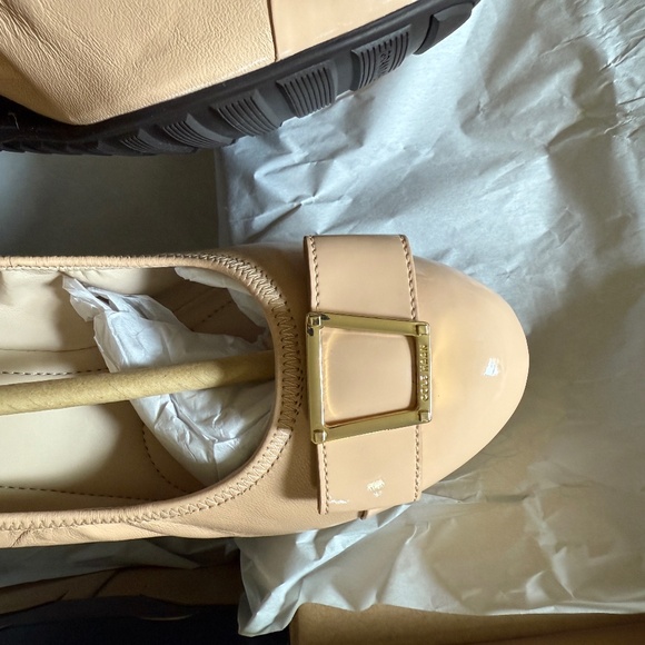 NWT!! Cole Haan Emory 40mm Bow Wedge size 7B - Picture 2 of 8